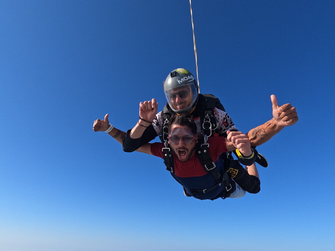Bhavik Sarkhedi skydiving in freefall
